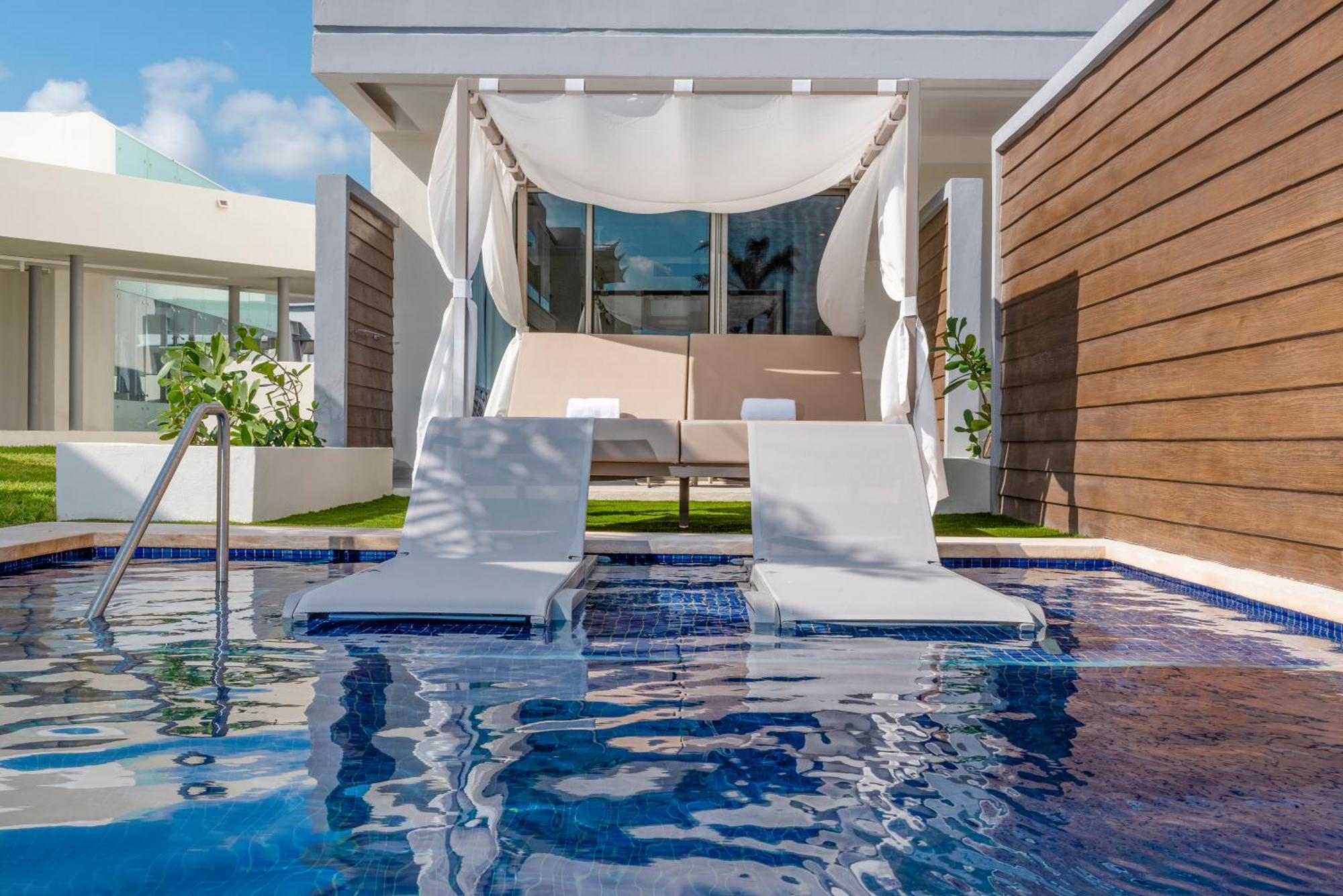 STAR Class Junior Suite Swim Out