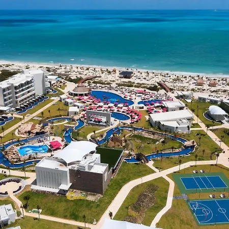 Planet Hollywood Cancun By Royalton, An Autograph Collection All-Inclusive Resort (Adults Only)-3